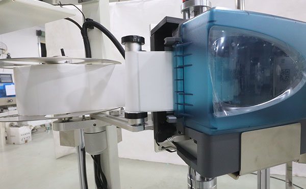 即時打印貼標機,打印貼標設備,打印貼標機